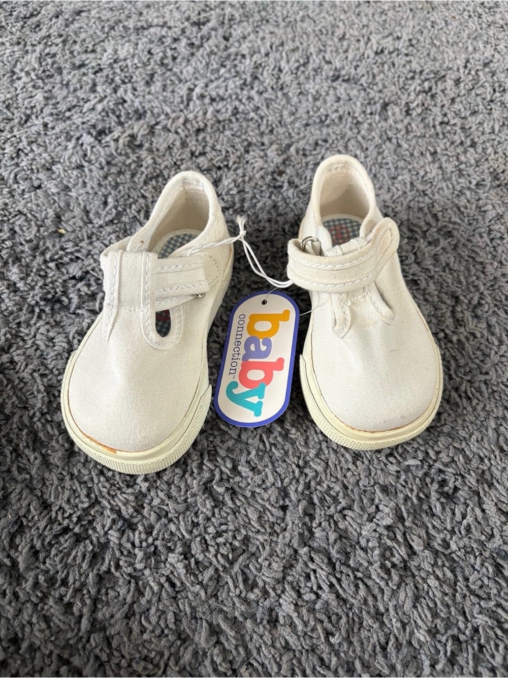 NWT Vintage Baby’s Connection Size 4 White Velcro Shoes